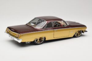 Chevrolet Bel Air Gold & Brown Maisto 1:18 31064 Diecast — photo 3 of 8