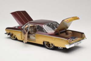 Chevrolet Bel Air Gold & Brown Maisto 1:18 31064 Diecast — photo 5 of 8