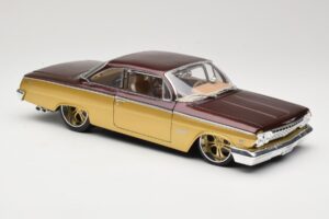Chevrolet Bel Air Gold & Brown Maisto 1:18 31064 Diecast — photo 6 of 8