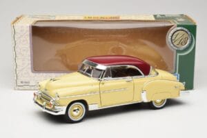 Chevrolet Bel Air Yellow & Red Motormax 1:18 73111 Diecast — photo 8 of 8