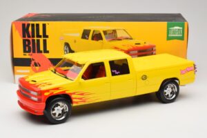 Chevrolet C2500 Silverado Pussy Wagon From Kill Bill Yellow GreenLight 1:18 19015 Diecast — photo 6 of 6