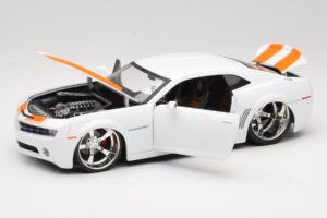 Chevrolet Camaro Concept Tuned White Jada 1:18 63014 Diecast — photo 2 of 8