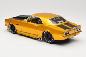 Chevrolet Camaro Z/28 Gold Maisto 1:18 31066 Diecast — photo 7 of 8