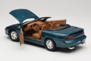 Chevrolet Camaro Z28 Convertible Green American Muscle 1:18 7231D0 Diecast — photo 5 of 8