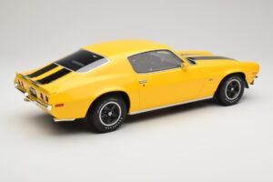 Chevrolet Camaro Z28 RS Daytona Yellow Otto 1:12 G085 Resin — photo 2 of 6