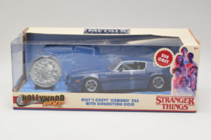 Chevrolet Camaro Z28 Stranger Things With Collectible Coin Metals Diecast 1:24 31110 Diecast