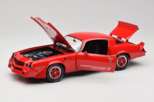 Chevrolet Camaro Z28 Yenko Turbo Z Red GreenLight 1:18 12999 Diecast — photo 2 of 8