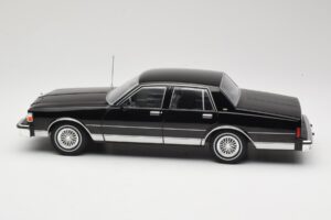 Chevrolet Caprice Black MCG 1:18 MCG18113 Diecast — photo 3 of 6