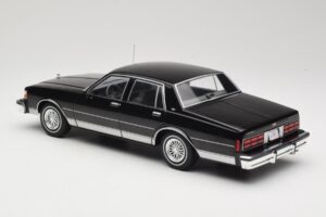 Chevrolet Caprice Black MCG 1:18 MCG18113 Diecast — photo 5 of 6