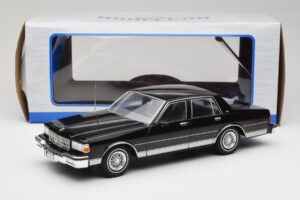 Chevrolet Caprice Black MCG 1:18 MCG18113 Diecast — photo 6 of 6