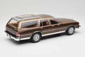 Chevrolet Caprice Estate Wagon Beige MCG 1:18 MCG18476 Diecast — photo 2 of 6