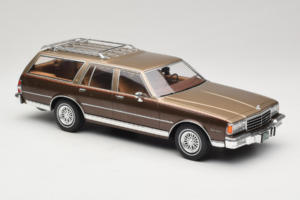 Chevrolet Caprice Estate Wagon Beige MCG 1:18 MCG18476 Diecast — photo 4 of 6