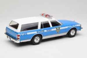 Chevrolet Caprice Estate Wagon NYPD MCG 1:18 MCG18477 Diecast — photo 2 of 6