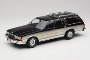 Chevrolet Caprice Estate Wagon Silver & Grey MCG 1:18 MCG18478 Diecast