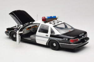 Chevrolet Caprice Glendale Police UT Models 1:18 21026 Diecast — photo 5 of 8