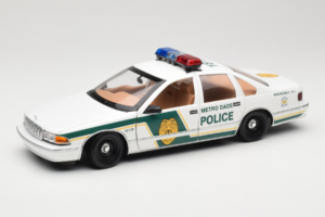 Chevrolet Caprice Metro Dade Police UT Models 1:18 21024 Diecast
