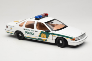 Chevrolet Caprice Metro Dade Police UT Models 1:18 21024 Diecast — photo 6 of 8