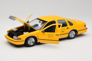Chevrolet Caprice NYC Taxi UT Models 1:18 180142095-O1 Diecast — photo 2 of 8