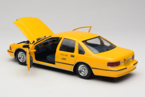 Chevrolet Caprice NYC Taxi UT Models 1:18 180142095-O1 Diecast — photo 5 of 8