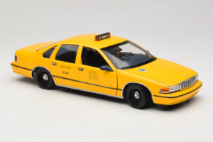 Chevrolet Caprice NYC Taxi UT Models 1:18 180142095 Diecast — photo 6 of 8