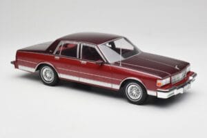 Chevrolet Caprice Red Metallic MCG 1:18 MCG18361 Diecast — photo 4 of 6