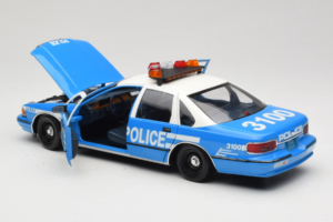 Chevrolet Caprice New York Police UT Models 1:18 180142097 Diecast — photo 7 of 8
