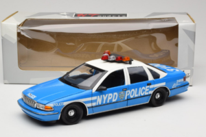Chevrolet Caprice New York Police UT Models 1:18 180142097 Diecast — photo 8 of 8