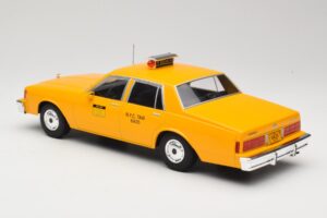 Chevrolet Caprice Yellow Taxi MCG 1:18 MCG18038 Diecast — photo 5 of 6