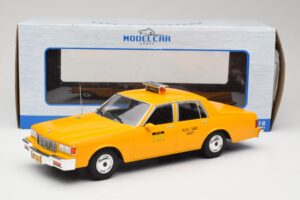 Chevrolet Caprice Yellow Taxi MCG 1:18 MCG18038 Diecast — photo 6 of 6