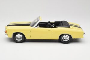 Chevrolet Chevelle SS 454 Yellow Maisto 1:18 531890 Diecast — photo 4 of 8