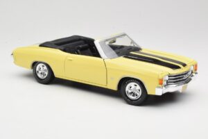 Chevrolet Chevelle SS 454 Yellow Maisto 1:18 531890 Diecast — photo 6 of 8