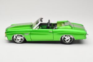 Chevrolet Chevelle SS Convertible Green Maisto 1:18 31099 Diecast — photo 4 of 8