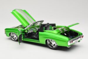 Chevrolet Chevelle SS Convertible Green Maisto 1:18 31099 Diecast — photo 5 of 8