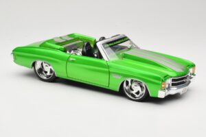 Chevrolet Chevelle SS Convertible Green Maisto 1:18 31099 Diecast — photo 6 of 8