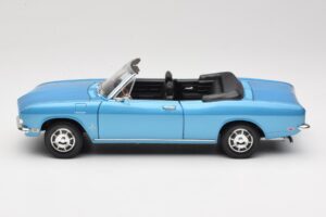 Chevrolet Corvair Monza Convertible Blue Road Signature 1:18 92498 Diecast — photo 4 of 8