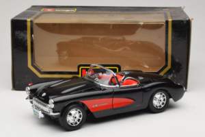 Chevrolet Corvette C1 Black & Red Bburago 1:18 3034-M1 Diecast — photo 8 of 8