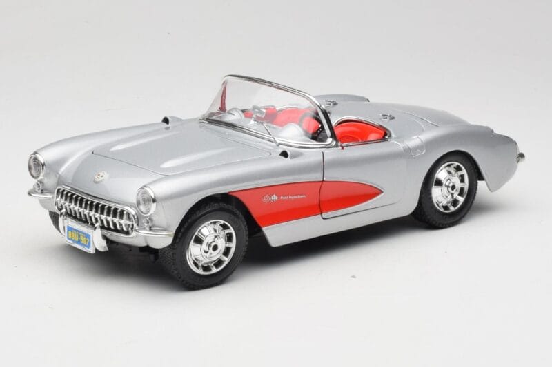 Chevrolet Corvette C1 Silver Bburago 1:18 3034 Diecast