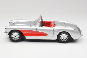 Chevrolet Corvette C1 Silver & Red Bburago 1:18 3024-M1 Diecast — photo 4 of 8