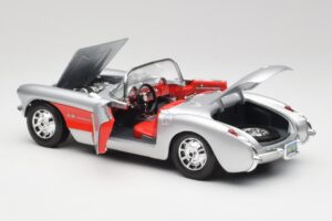 Chevrolet Corvette C1 Silver & Red Bburago 1:18 3024-M1 Diecast — photo 5 of 8