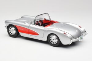 Chevrolet Corvette C1 Silver & Red Bburago 1:18 3024-M1 Diecast — photo 7 of 8
