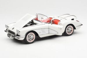 Chevrolet Corvette C1 Spider Hard Top Snowcrest White AUTOart 1:18 71147 Diecast — photo 2 of 8