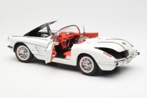 Chevrolet Corvette C1 Spider Hard Top Snowcrest White AUTOart 1:18 71147 Diecast — photo 5 of 8