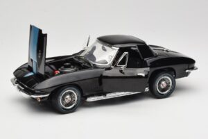 Chevrolet Corvette C2 Black American Muscle 1:18 AMM1099/06 Diecast — photo 2 of 8
