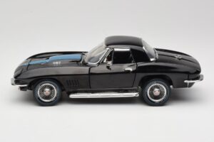Chevrolet Corvette C2 Black American Muscle 1:18 AMM1099/06 Diecast — photo 4 of 8