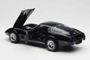 Chevrolet Corvette C3 Black UT Models 1:18 21071 Diecast — photo 5 of 8