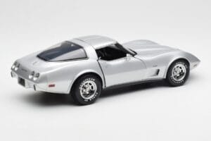Chevrolet Corvette C3 Silver UT Models 1:18 21072 Diecast — photo 3 of 8