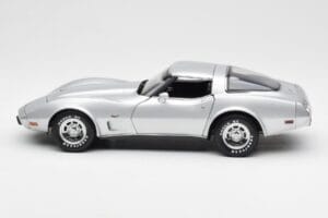 Chevrolet Corvette C3 Silver UT Models 1:18 21072 Diecast — photo 4 of 8