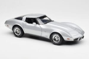 Chevrolet Corvette C3 Silver UT Models 1:18 21072 Diecast — photo 6 of 8