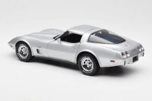 Chevrolet Corvette C3 Silver UT Models 1:18 21072 Diecast — photo 7 of 8