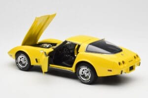 Chevrolet Corvette C3 Yellow UT Models 1:18 21074 Diecast — photo 5 of 8
